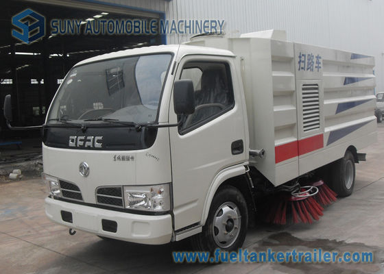 4x2 Dongfeng Sanitation Truck , 5000L 2000KG Street Cleaner Truck